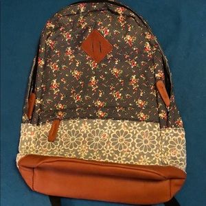 🌸NWOT backpack, floral and lace.